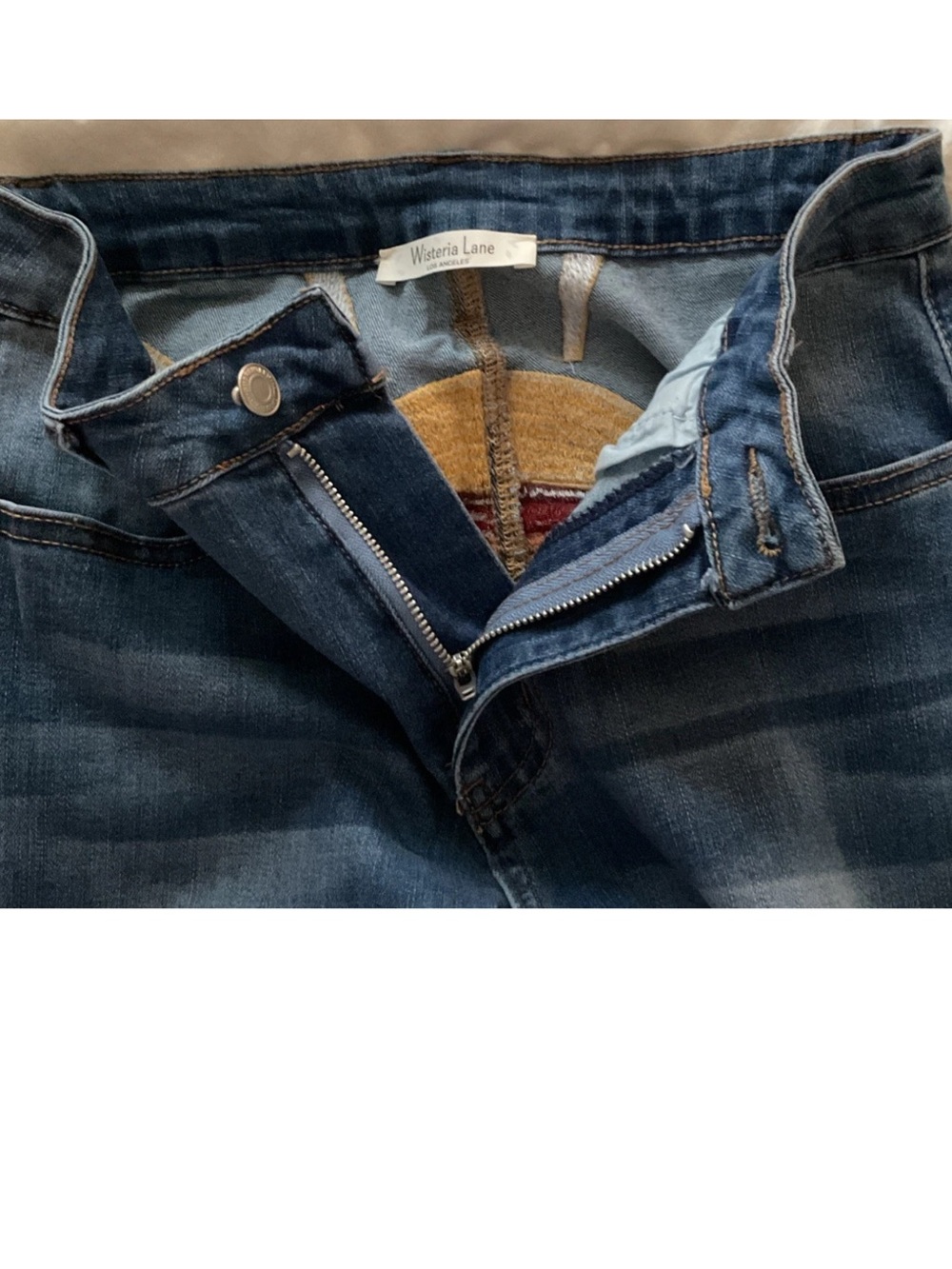 Festival-Ready High-Rise Flare Jeans in Blue with Sunset Embroidery - Picture 5 of 7